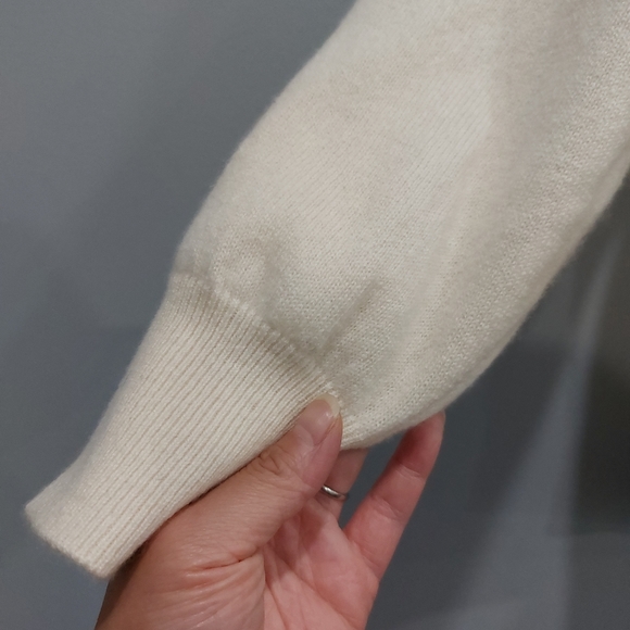 Aritzia Wilfred Liteluxe Cashmere Sweater Light Birch - Picture 4 of 8